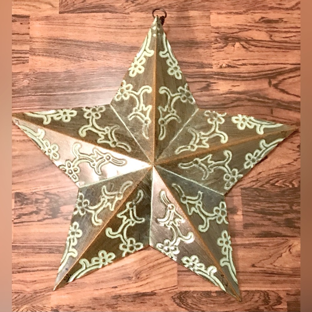 Engraved Design Decorative Metal Star Indoor/Outdoor